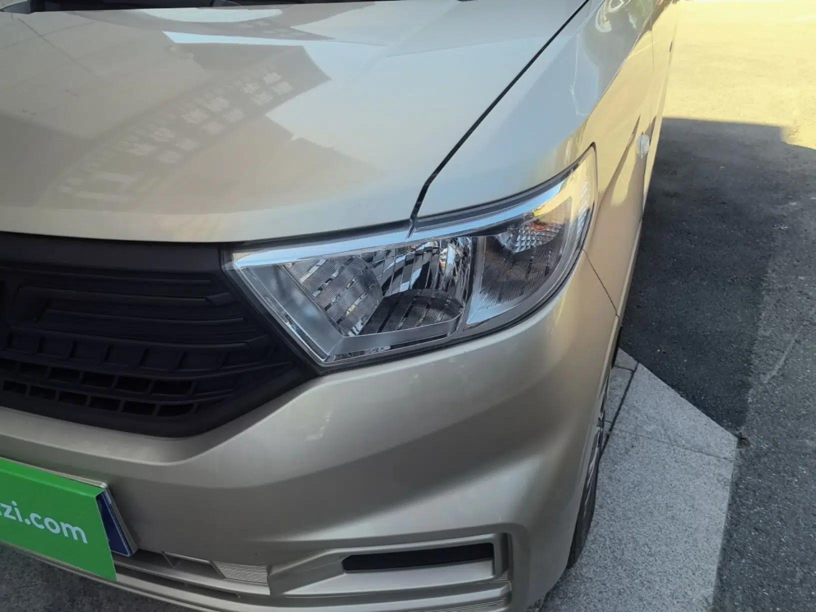 Wuling Hongguang V 2022 1.5L Jingqu Edition Electric-Assist LAR — миниатюра 8