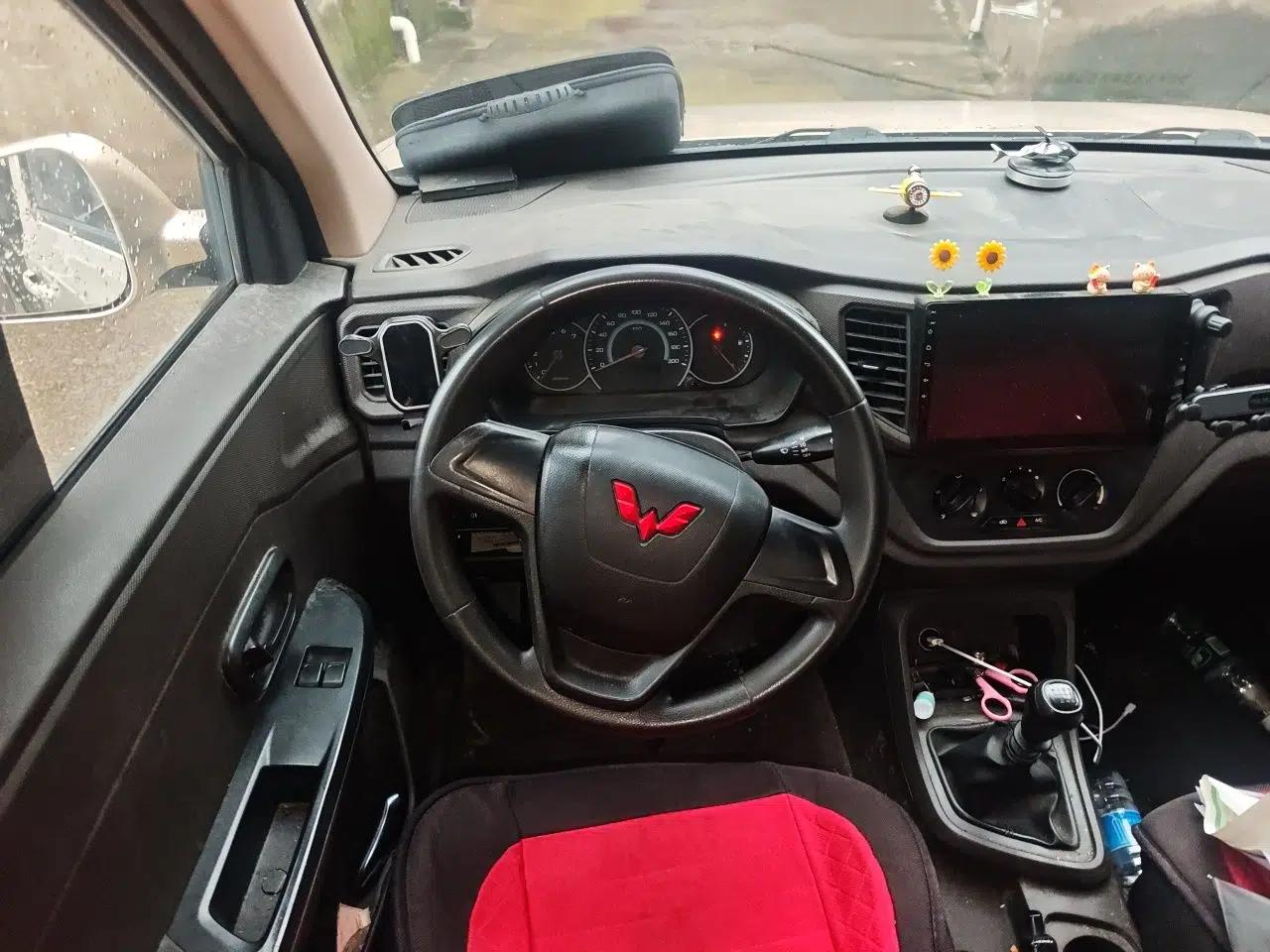 Wuling Hongguang V 2021 1.5L Enjoyment Edition LAR — миниатюра 7