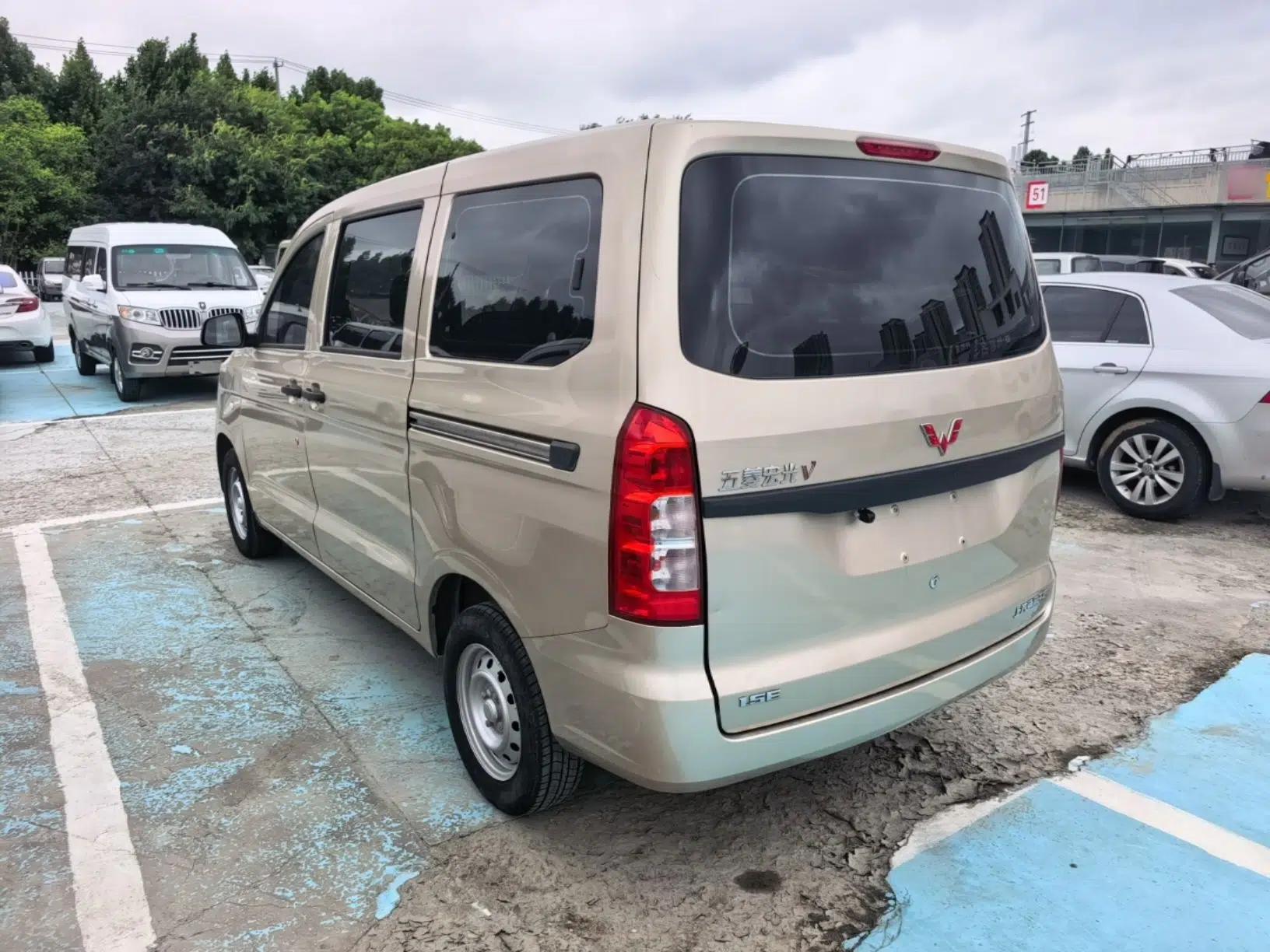 Wuling Hongguang V 2022 1.5L Jingqu Edition Electric-Assist LAR — миниатюра 4