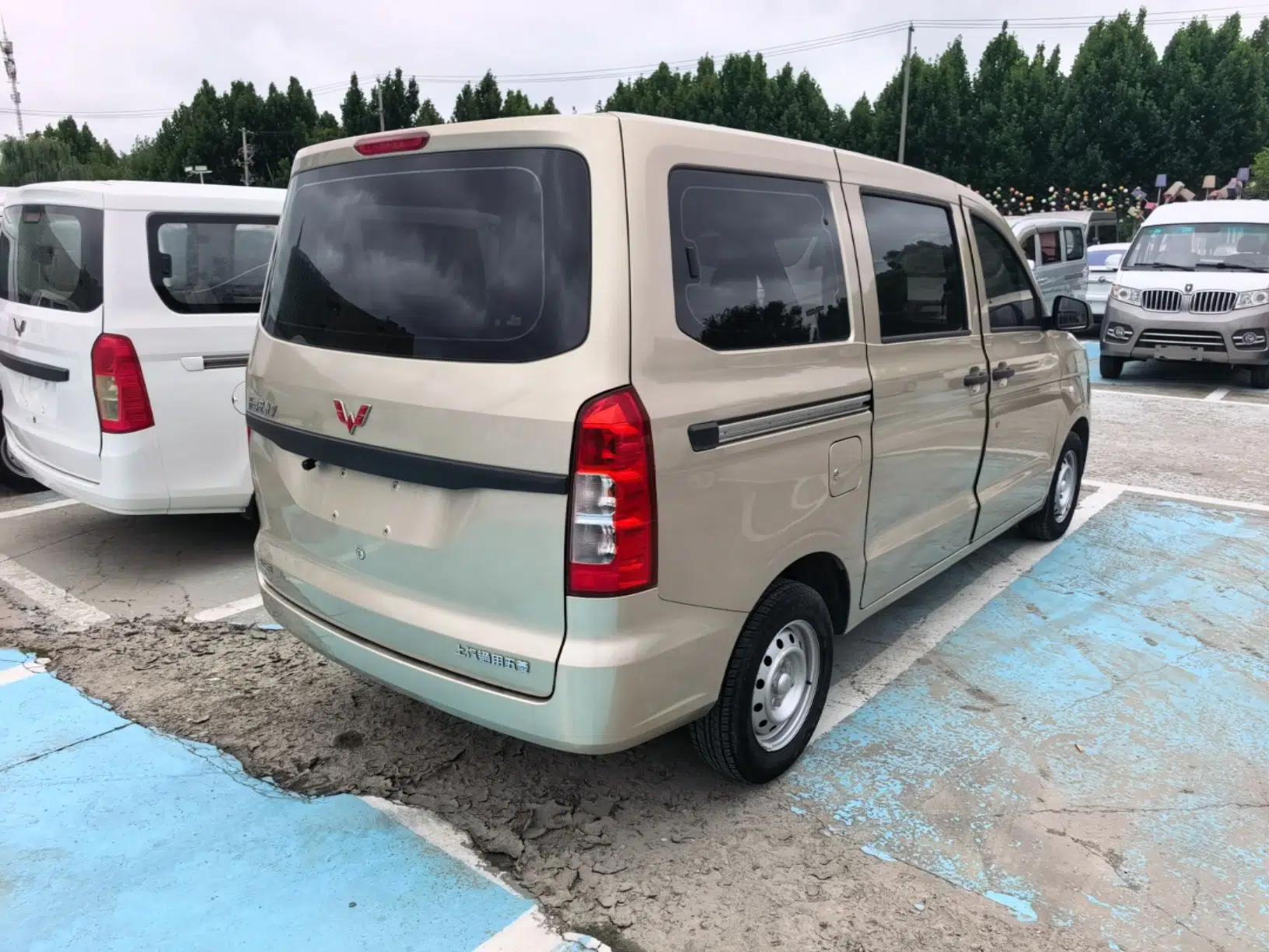 Wuling Hongguang V 2022 1.5L Jingqu Edition Electric-Assist LAR — миниатюра 6