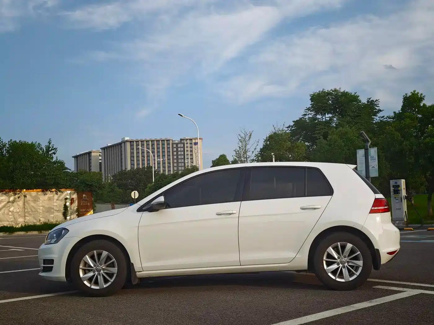2014 Golf 1.6L Automatic Fashion Edition — миниатюра 7