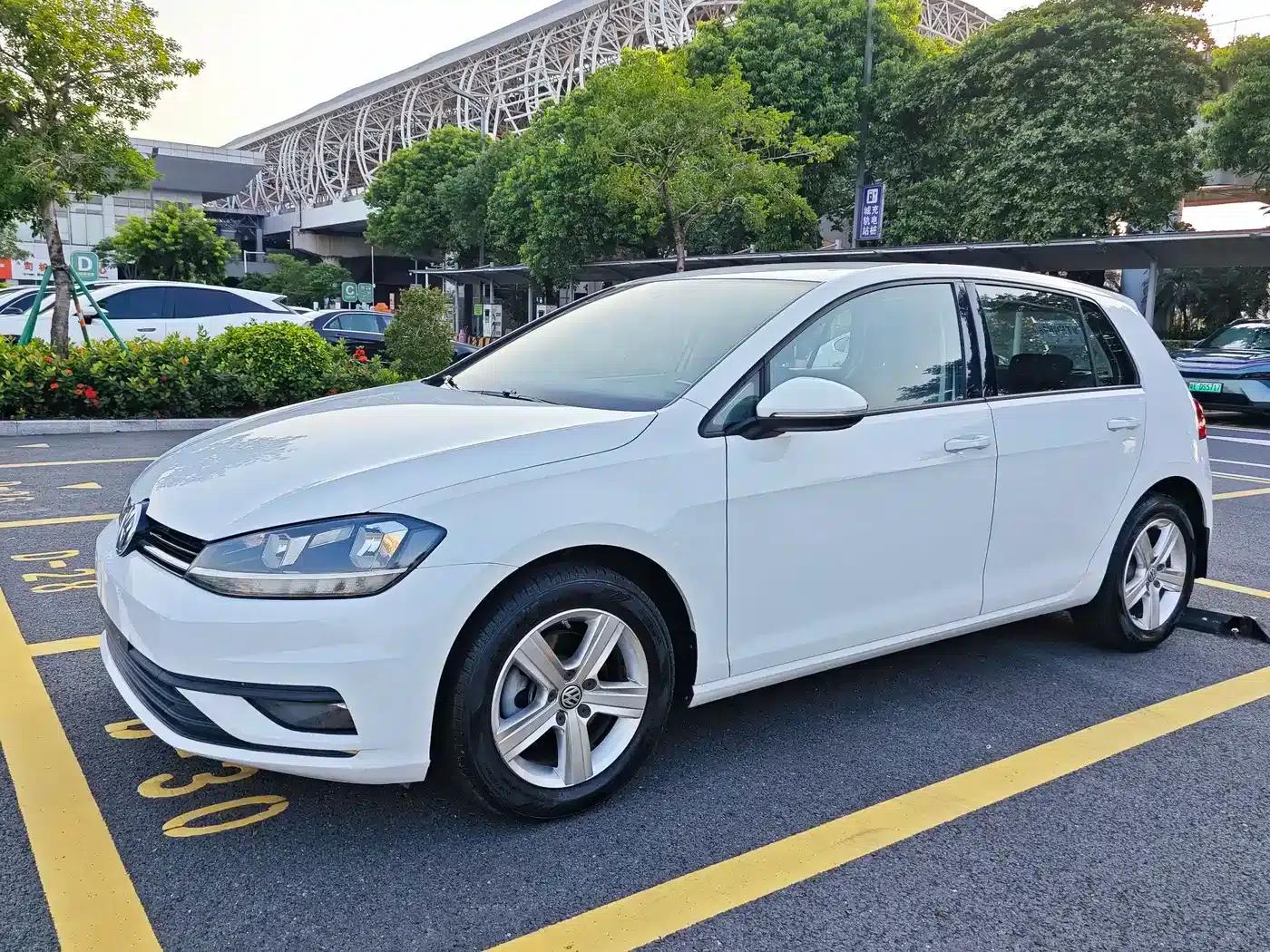 2018 Golf 1.6L Manual Fashion Edition — миниатюра 1
