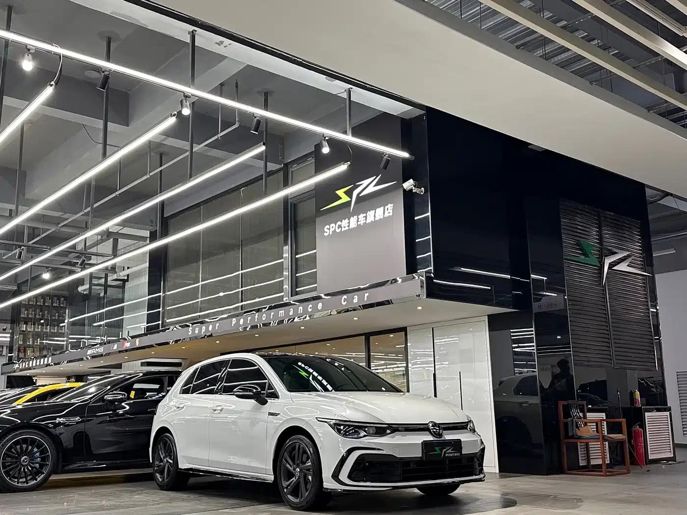 2021 Golf 280TSI DSG R-Line — миниатюра 1
