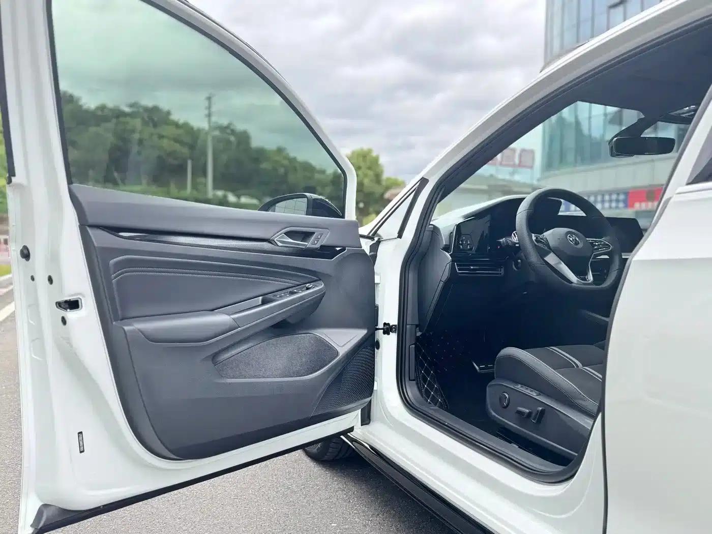 2023 Golf Facelift 280TSI DSG R-Line — миниатюра 13