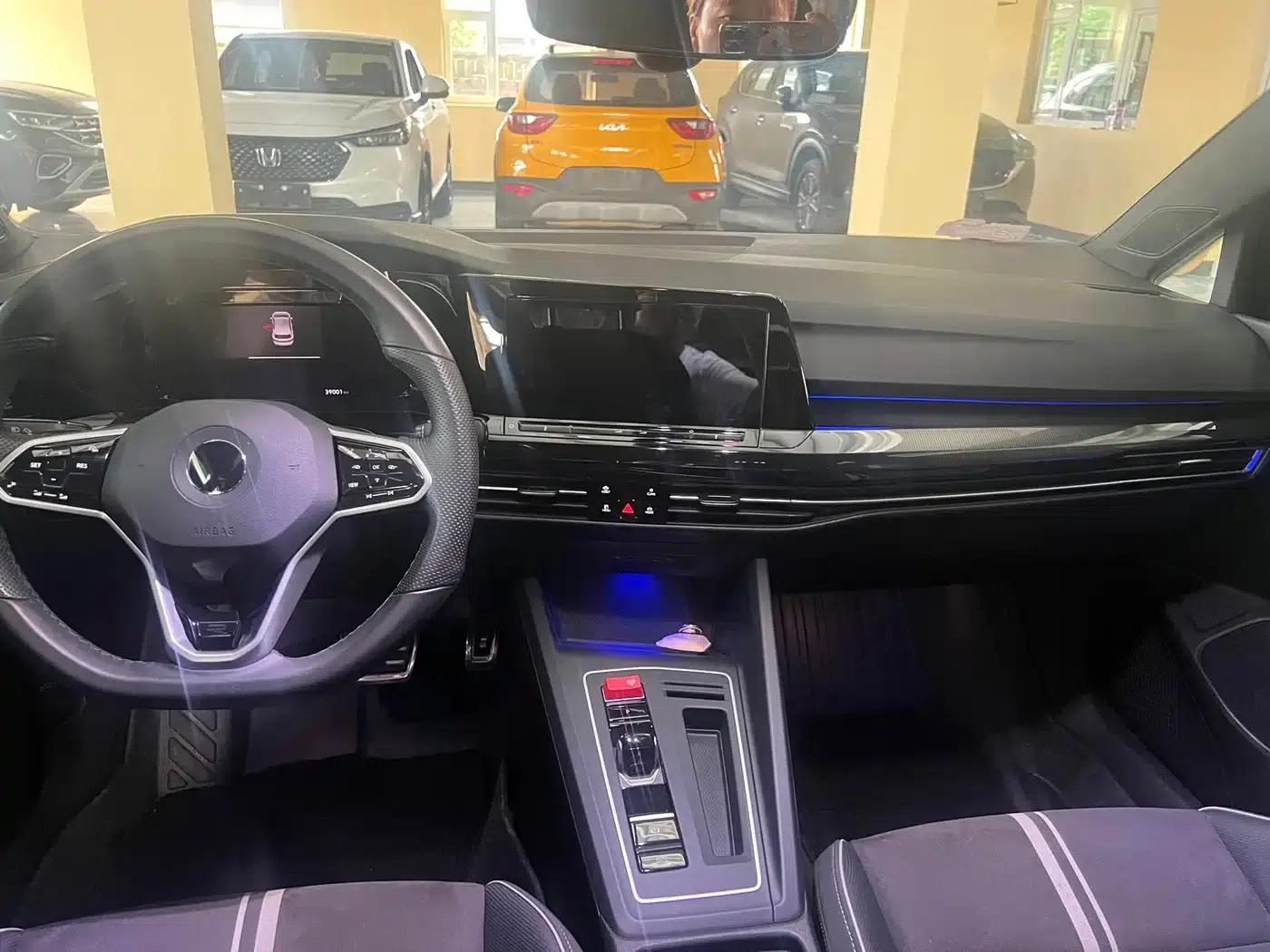 2023 Golf 280TSI DSG R-Line Lite — миниатюра 11