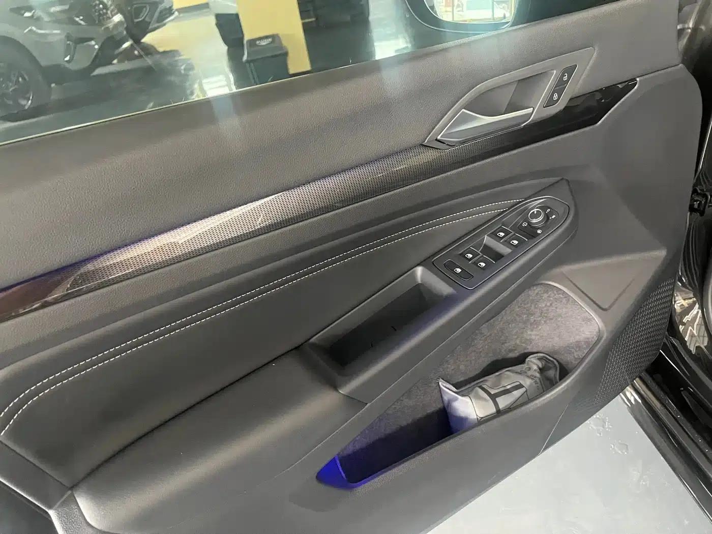 2023 Golf 280TSI DSG R-Line Lite — миниатюра 13