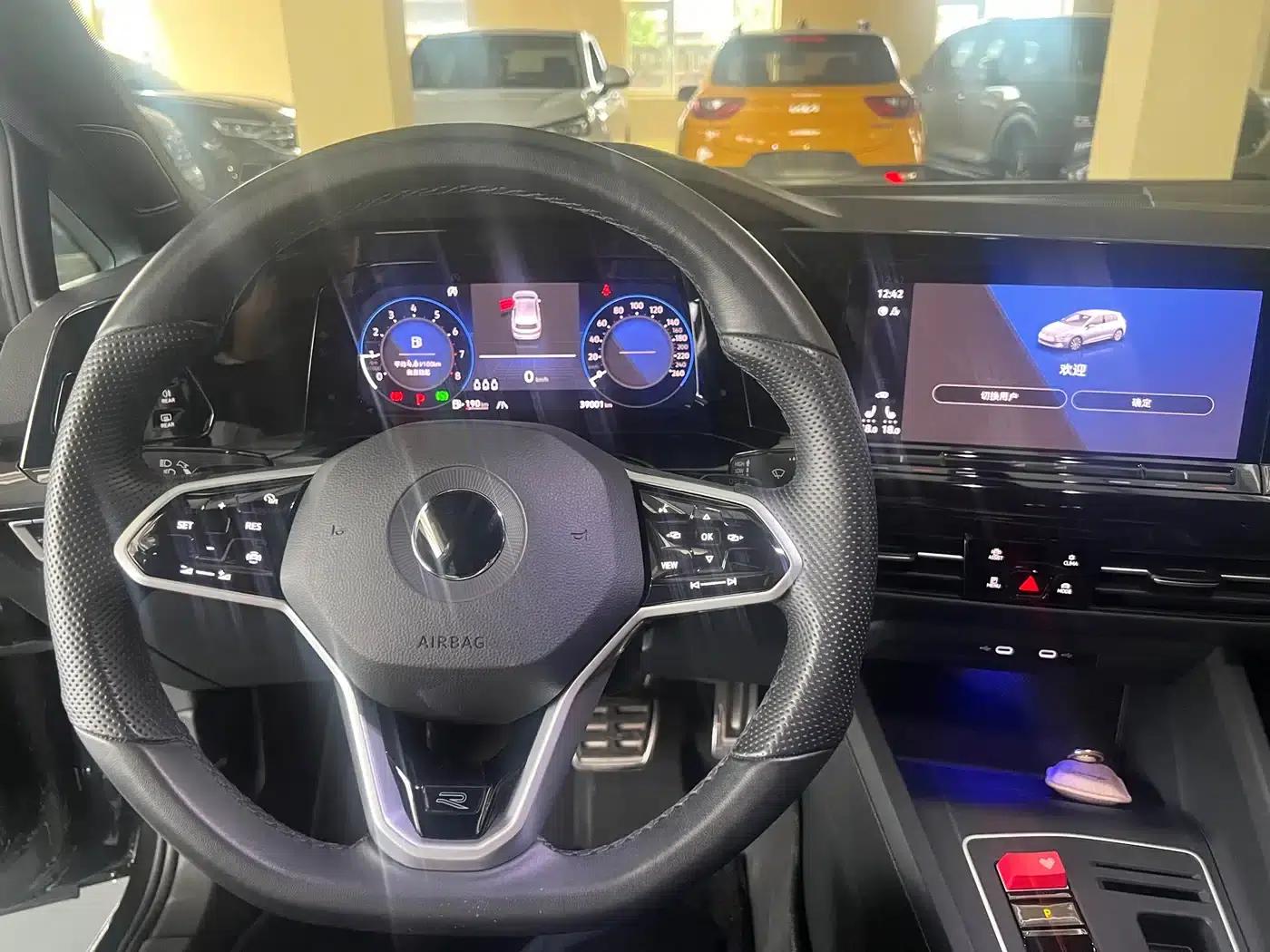 2023 Golf 280TSI DSG R-Line Lite — миниатюра 15