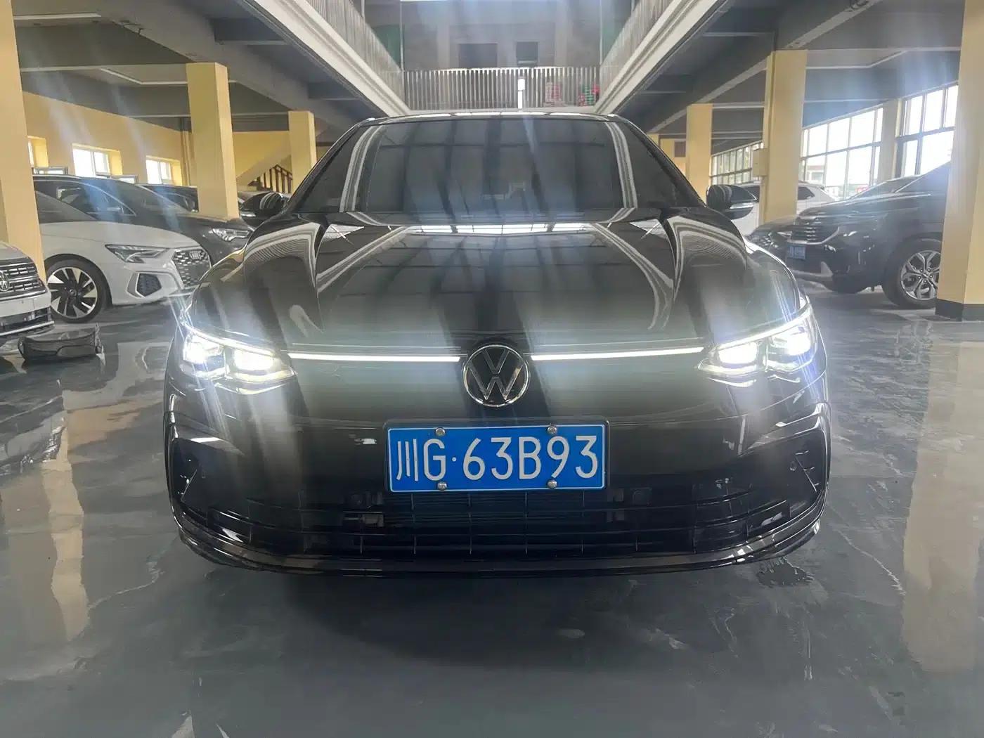 2023 Golf 280TSI DSG R-Line Lite — миниатюра 3