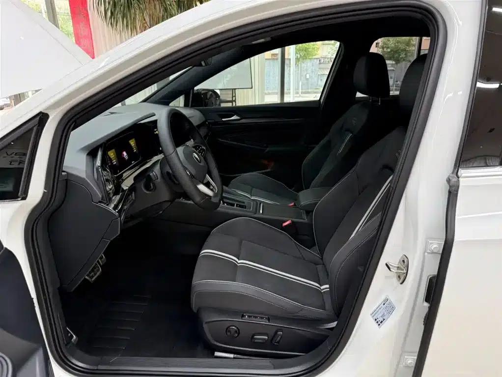 2021 Golf 280TSI DSG R-Line — миниатюра 16