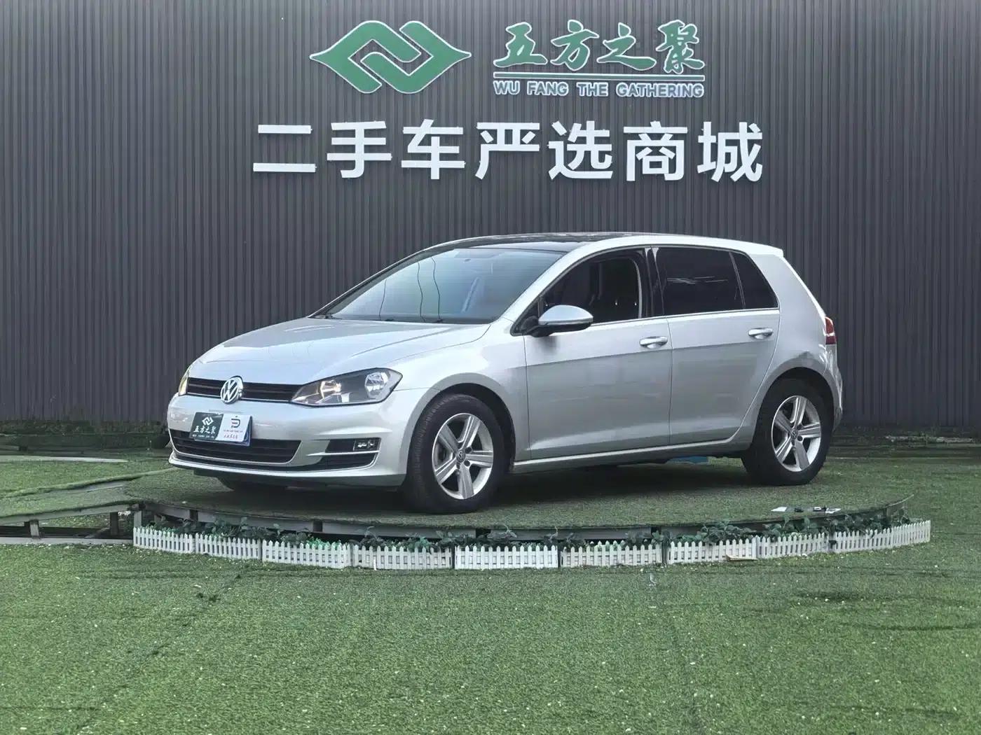 2015 Golf 1.6L Automatic Comfort — миниатюра 1