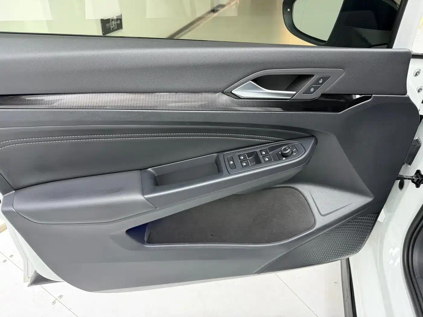 2021 Golf 280TSI DSG R-Line — миниатюра 10