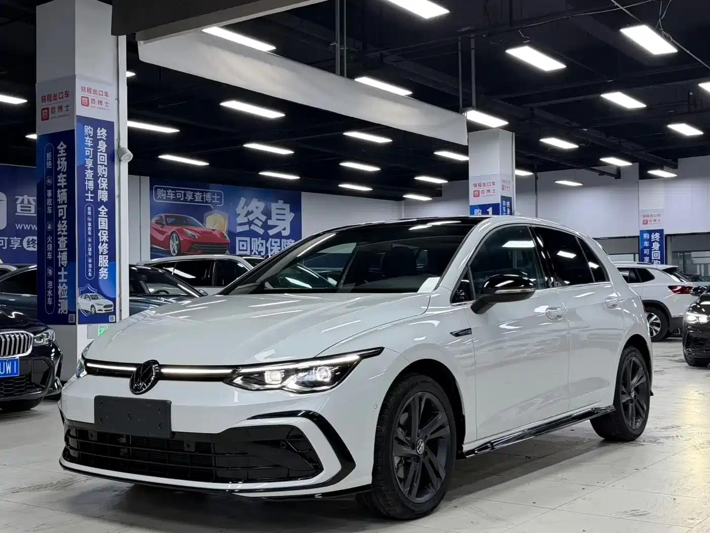 2023 Golf 280TSI DSG R-Line — миниатюра 1