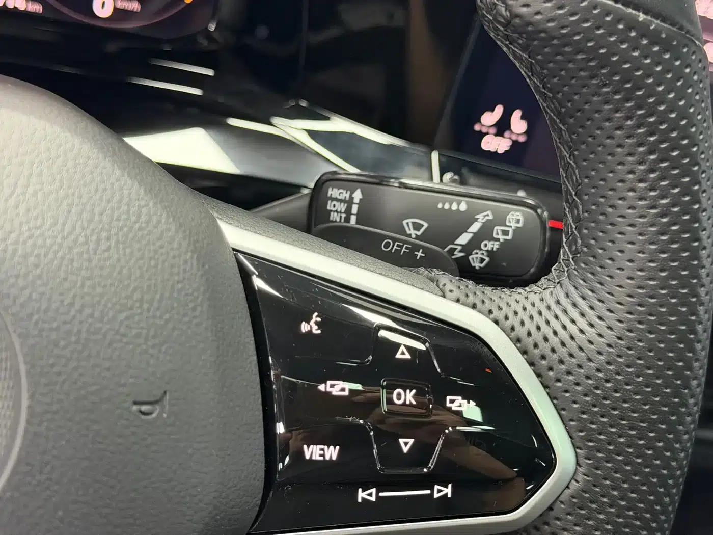 2023 Golf 280TSI DSG R-Line — миниатюра 10