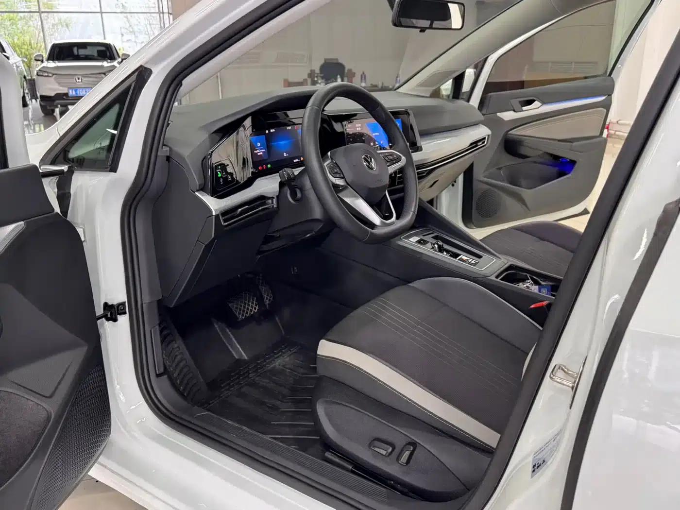 2023 Golf Facelift 280TSI DSG Pro — миниатюра 8