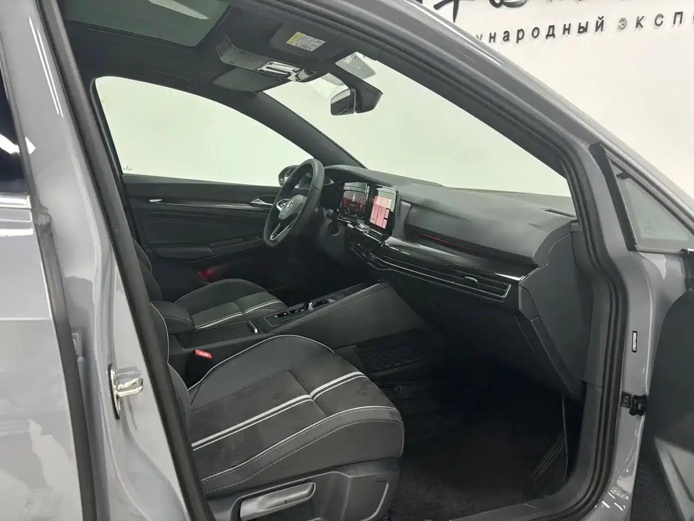2023 Golf 280TSI DSG R-Line Lite — миниатюра 22