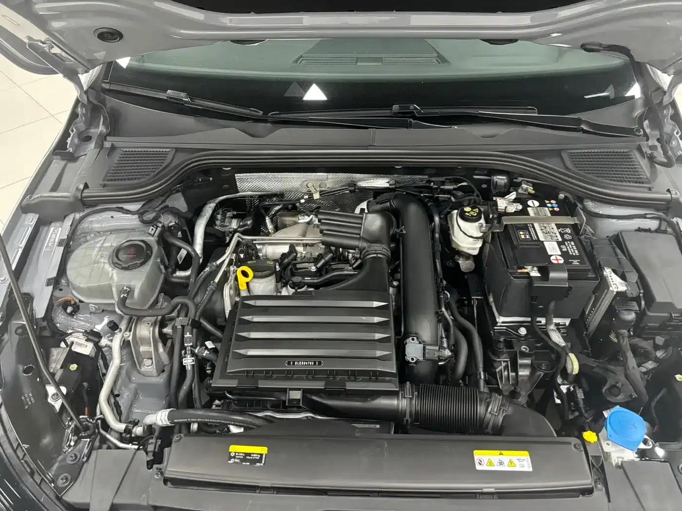 2023 Golf 280TSI DSG R-Line Lite — миниатюра 23
