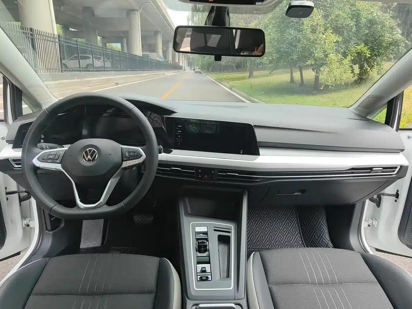 2023 Golf 280TSI DSG Pro — миниатюра 2