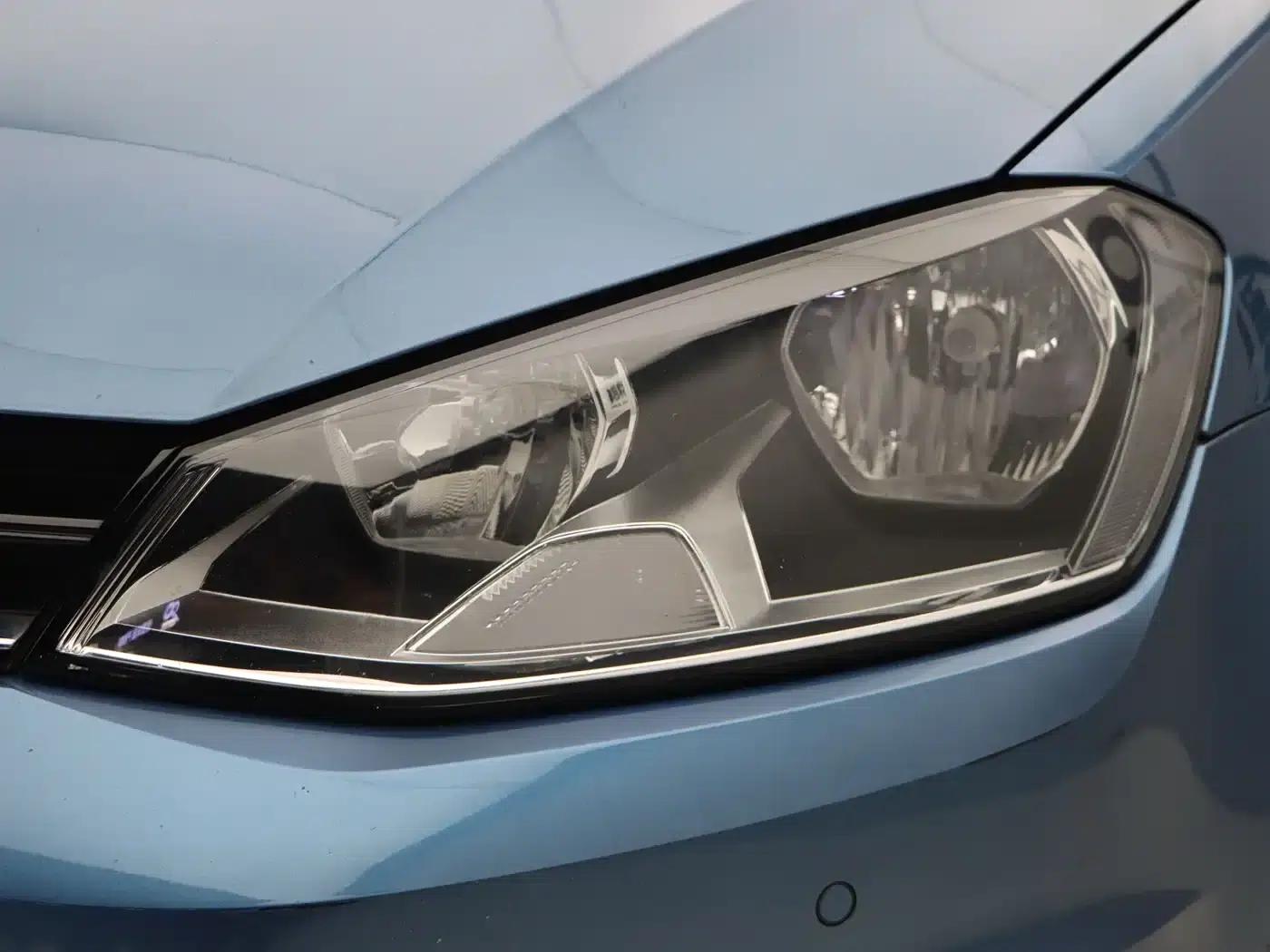 2017 Golf 230TSI Automatic Comfort Millionth Unit Commemorative Edition — миниатюра 11