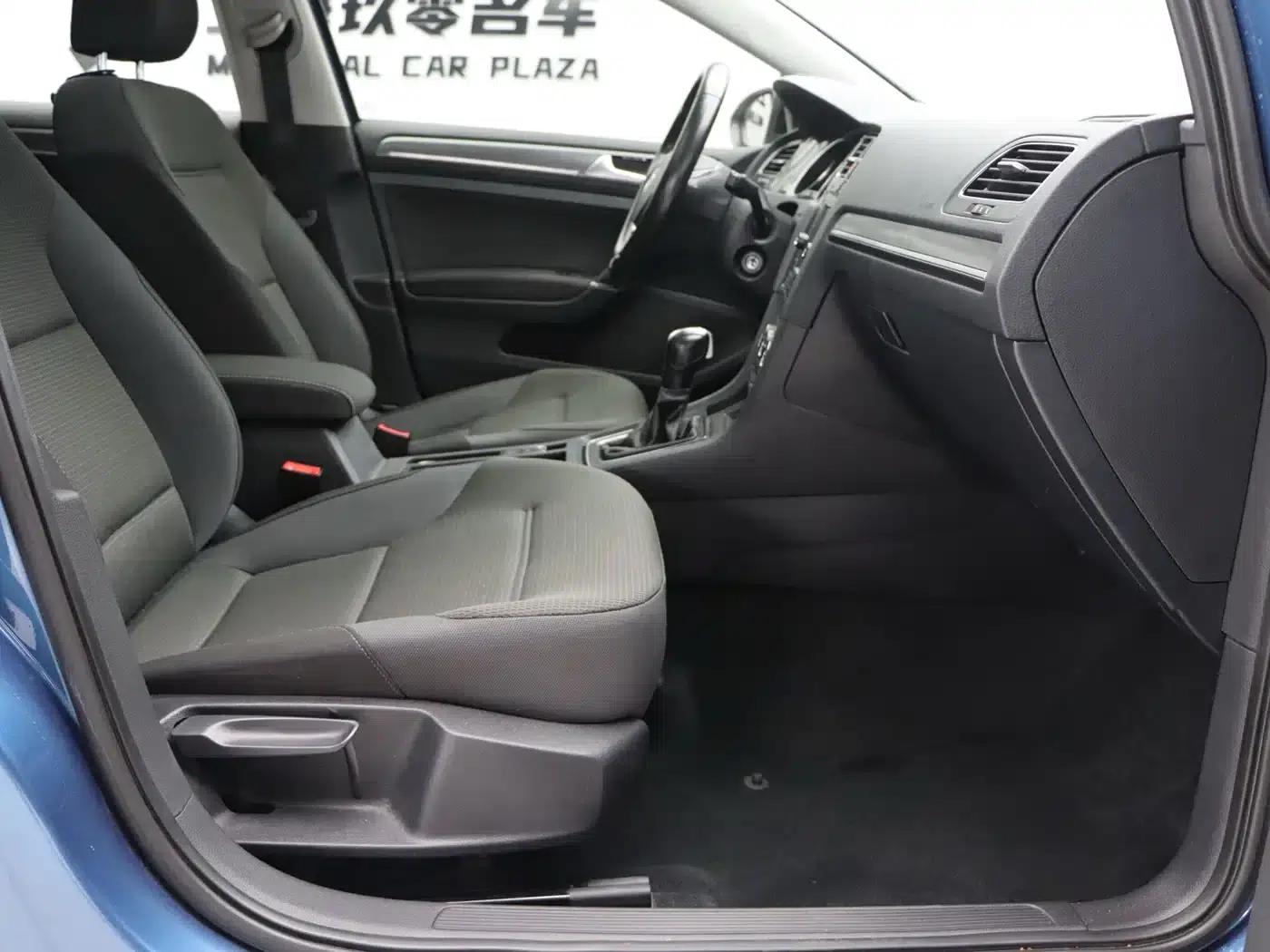 2017 Golf 230TSI Automatic Comfort Millionth Unit Commemorative Edition — миниатюра 22