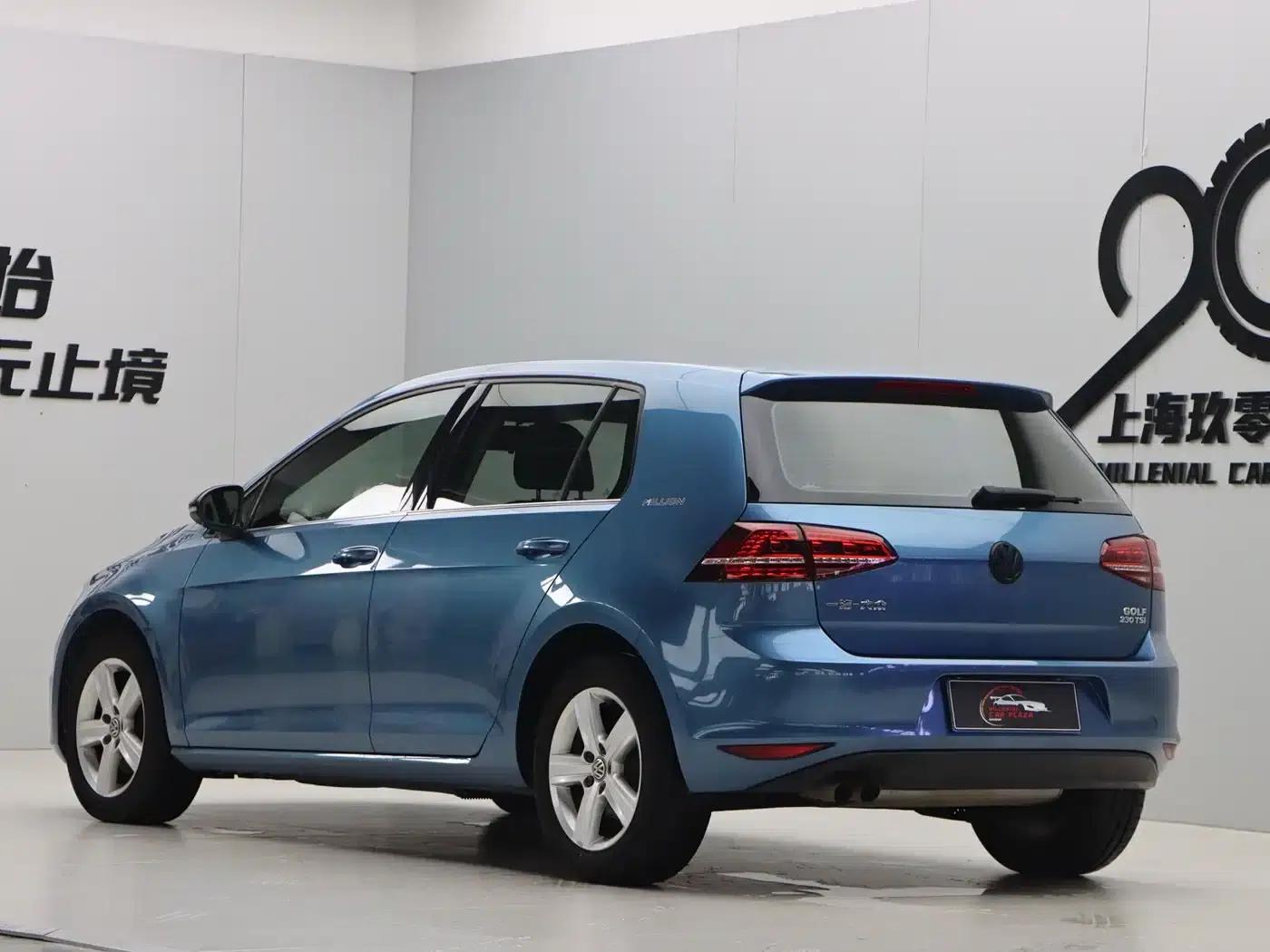 2017 Golf 230TSI Automatic Comfort Millionth Unit Commemorative Edition — миниатюра 4