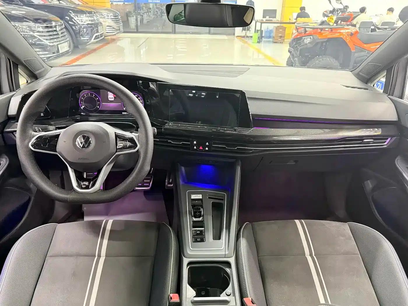 2023 Golf 280TSI DSG R-Line Lite — миниатюра 12