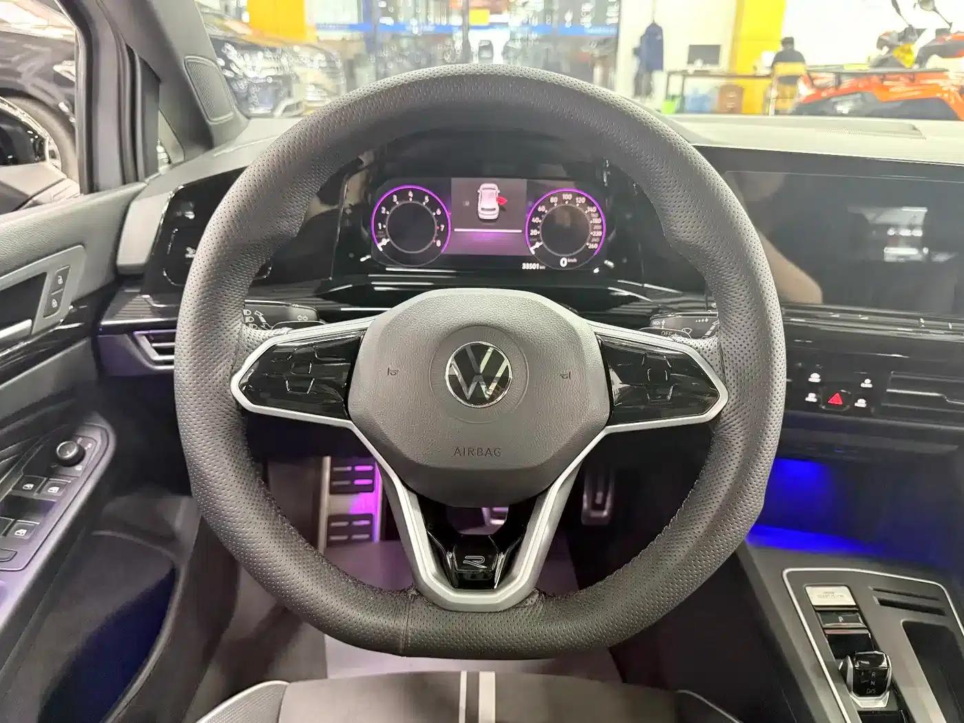 2023 Golf 280TSI DSG R-Line Lite — миниатюра 13