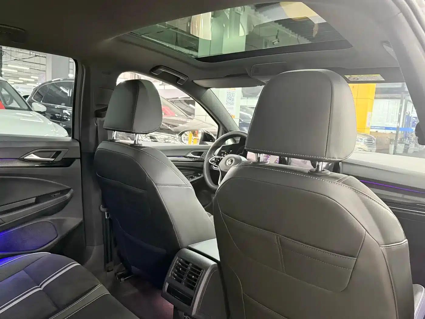 2023 Golf 280TSI DSG R-Line Lite — миниатюра 17