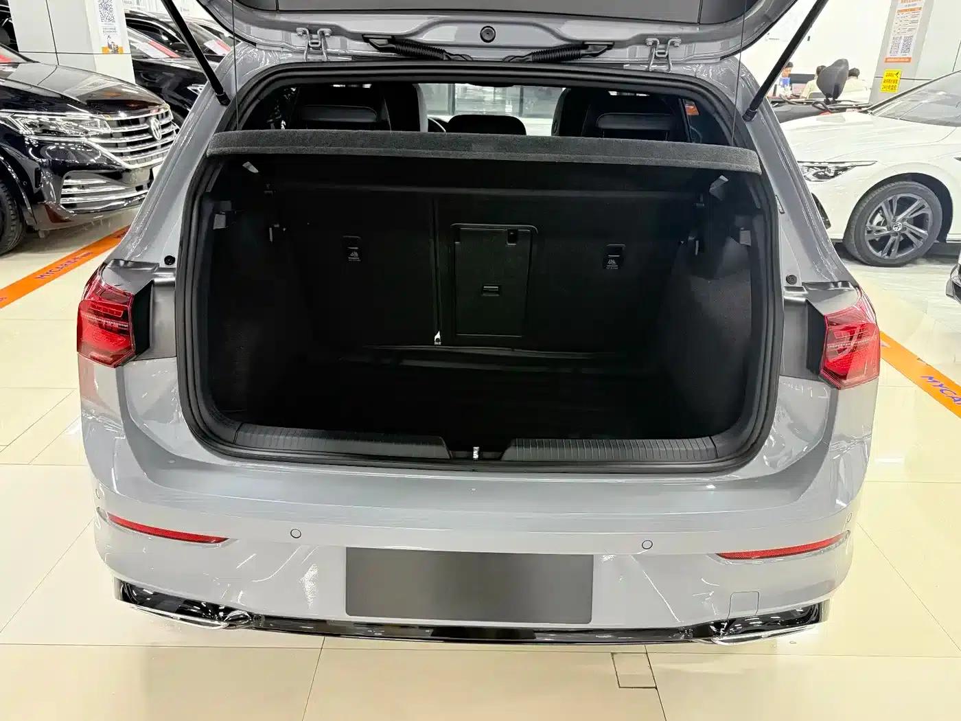 2023 Golf 280TSI DSG R-Line Lite — миниатюра 18