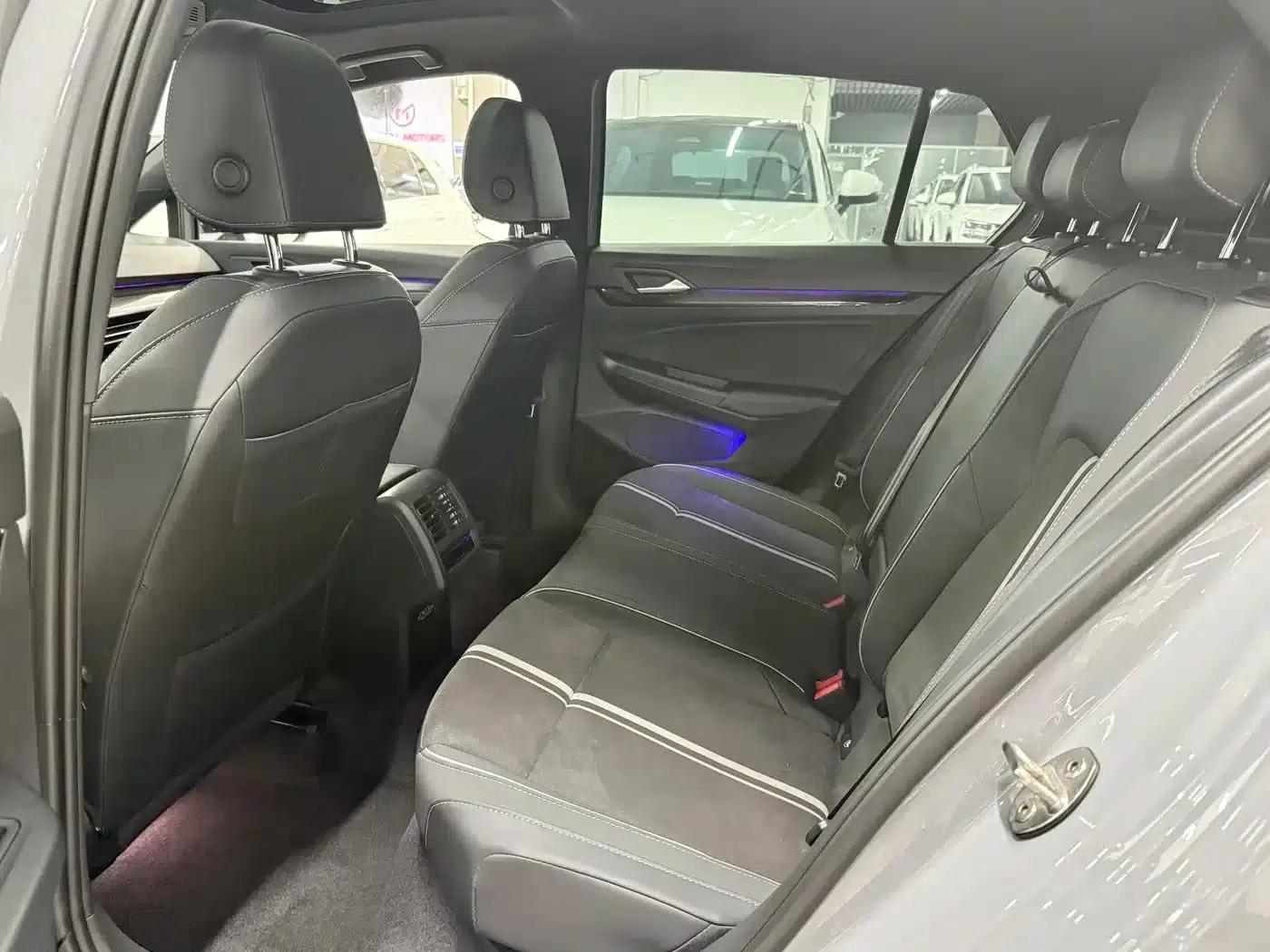 2023 Golf 280TSI DSG R-Line Lite — миниатюра 9