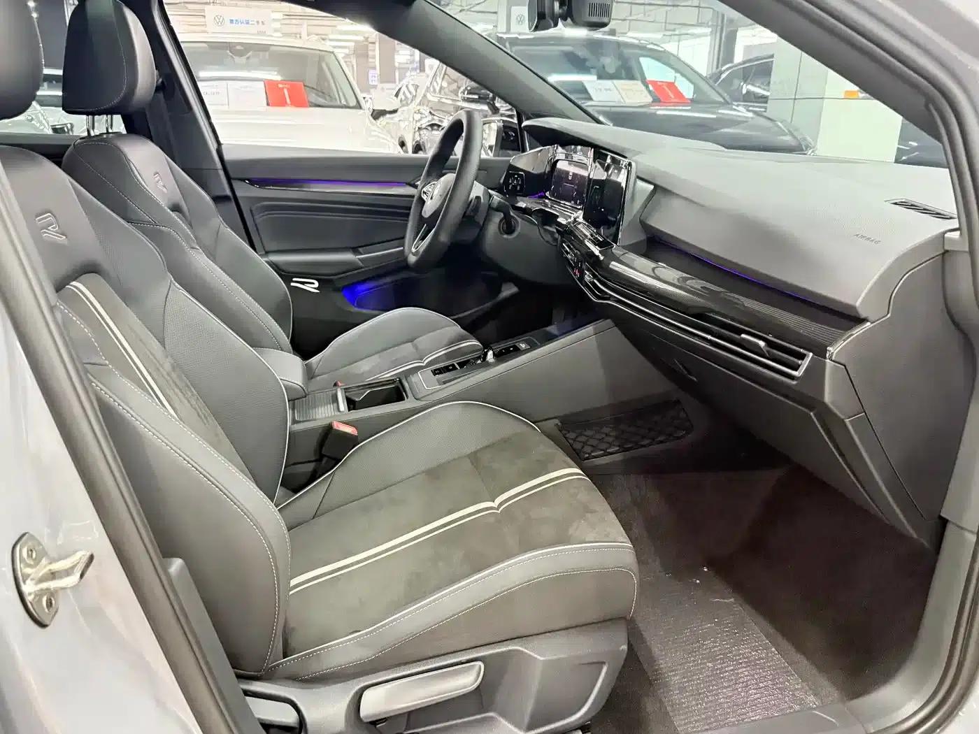 2023 Golf 280TSI DSG R-Line Lite — миниатюра 10
