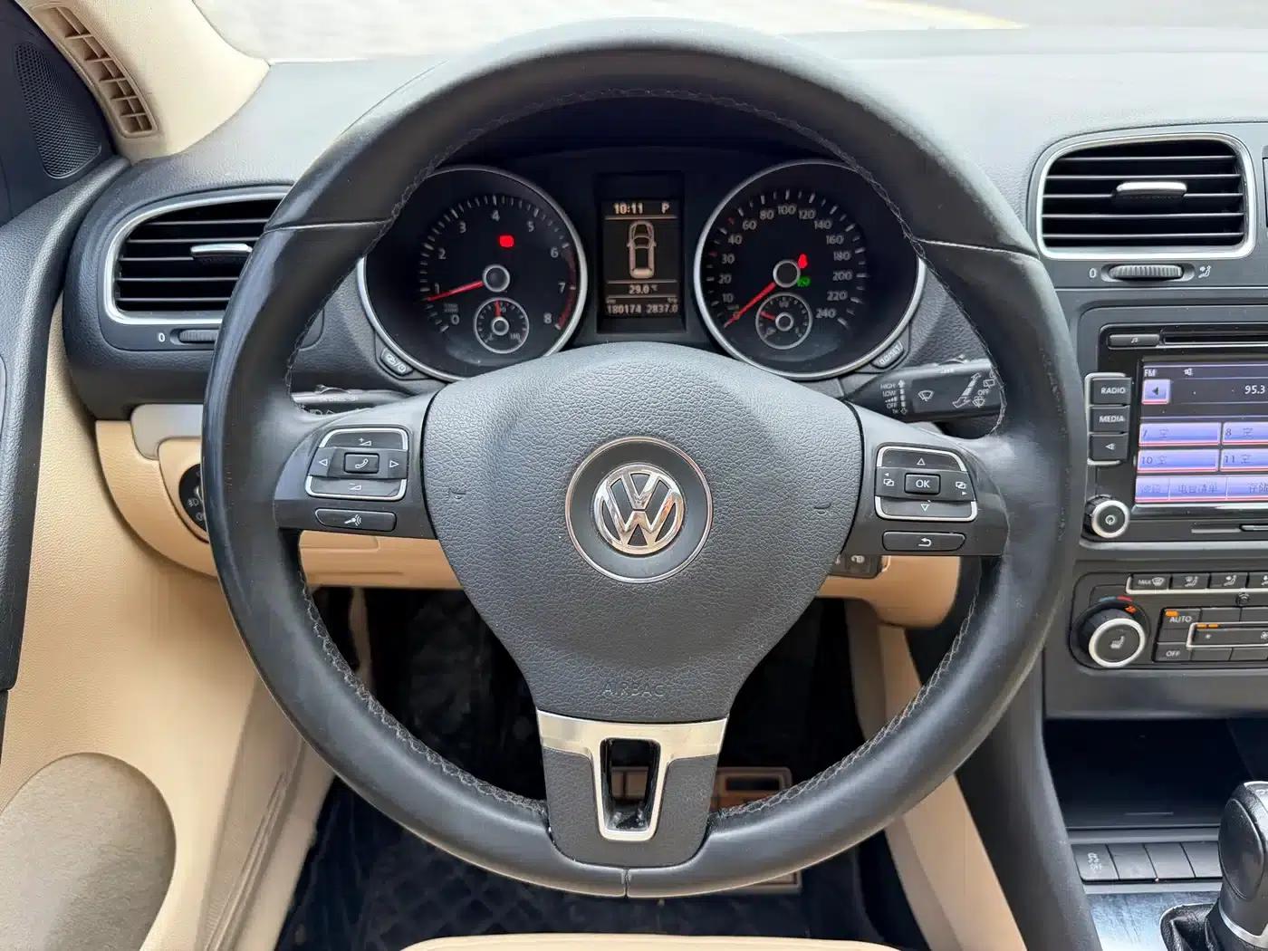 2012 Golf 1.4TSI Automatic Luxury — миниатюра 14