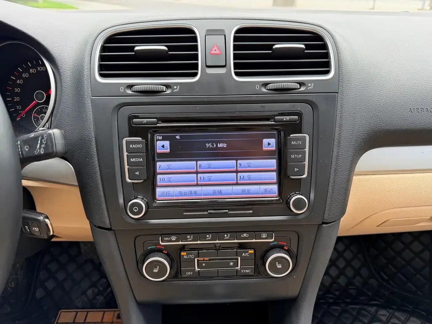 2012 Golf 1.4TSI Automatic Luxury — миниатюра 15