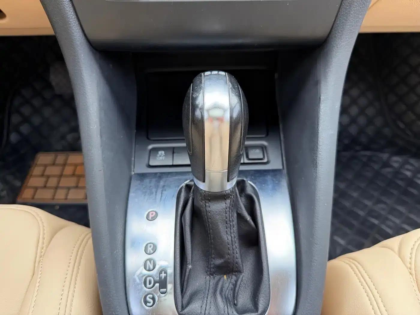 2012 Golf 1.4TSI Automatic Luxury — миниатюра 16