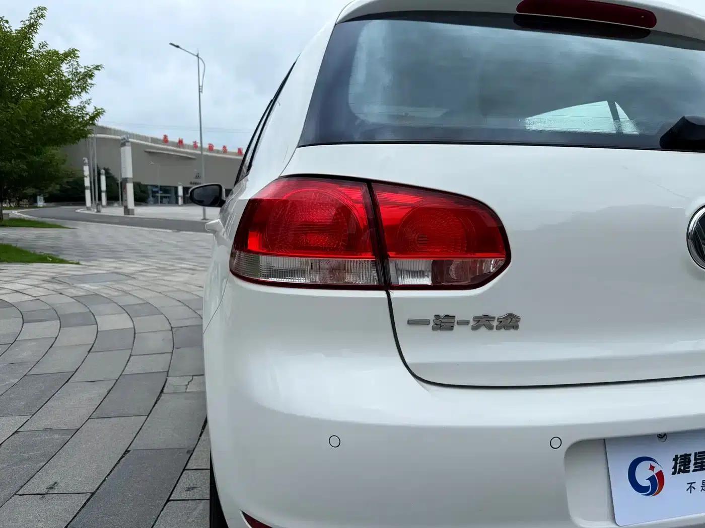 2012 Golf 1.4TSI Automatic Luxury — миниатюра 19