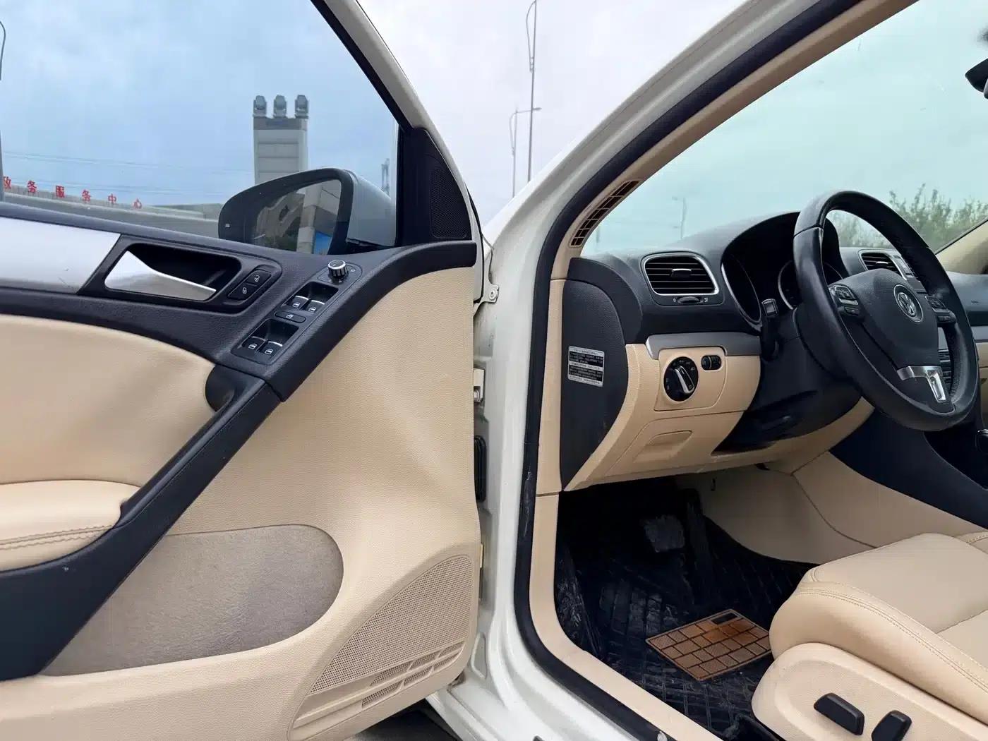 2012 Golf 1.4TSI Automatic Luxury — миниатюра 10