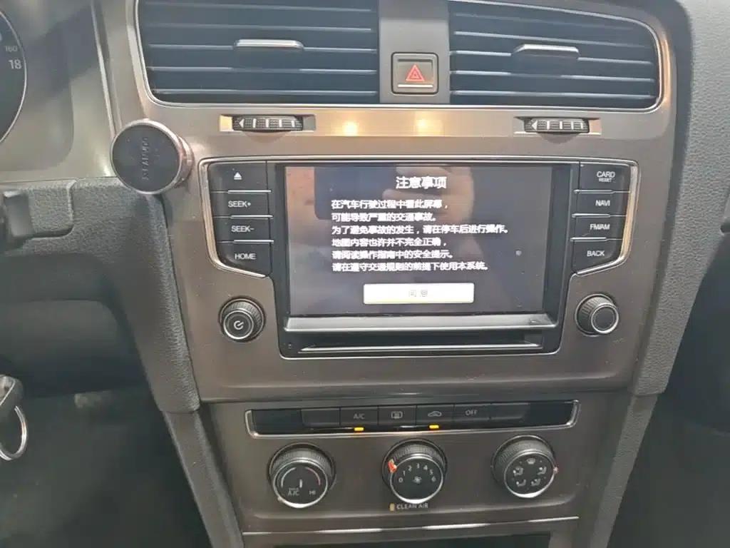 2016 Golf 1.6L Automatic Fashion Edition — миниатюра 13
