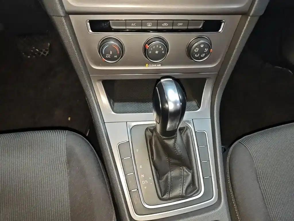 2016 Golf 1.6L Automatic Fashion Edition — миниатюра 14