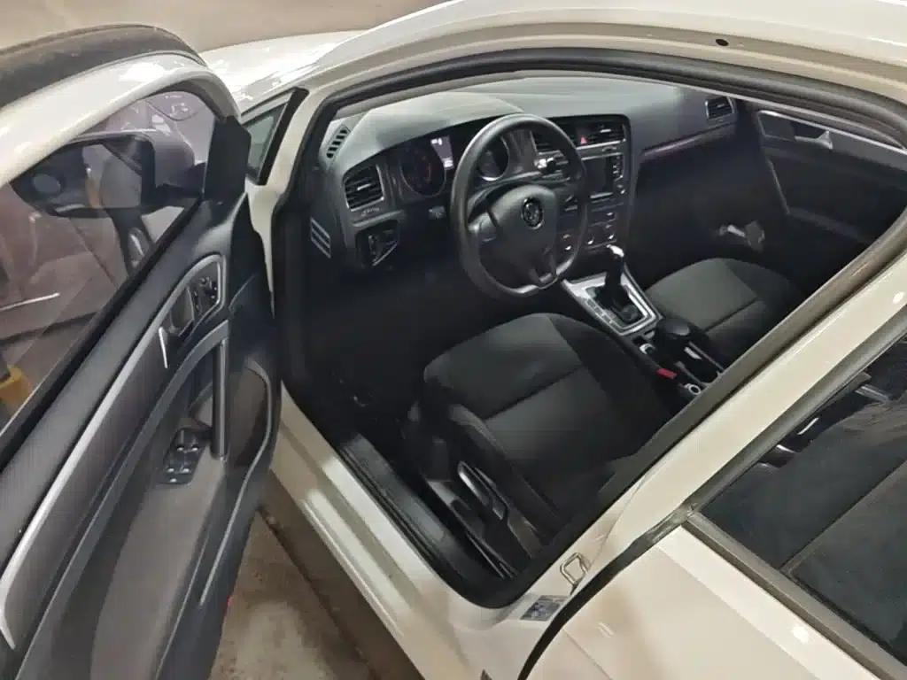 2016 Golf 1.6L Automatic Fashion Edition — миниатюра 16