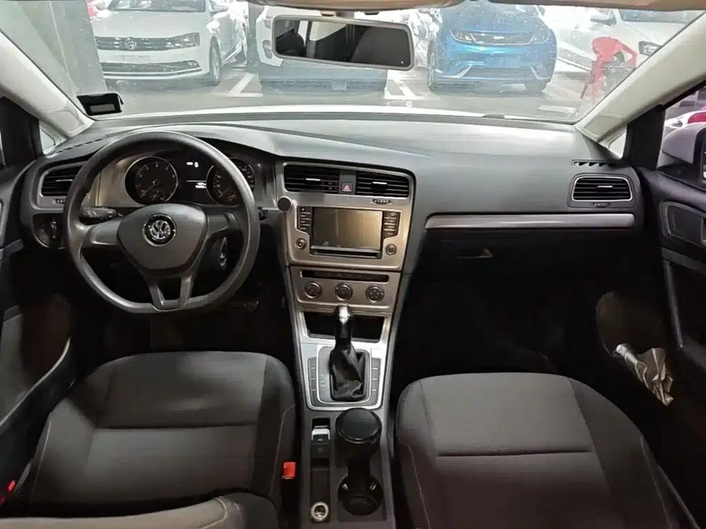 2016 Golf 1.6L Automatic Fashion Edition — миниатюра 10