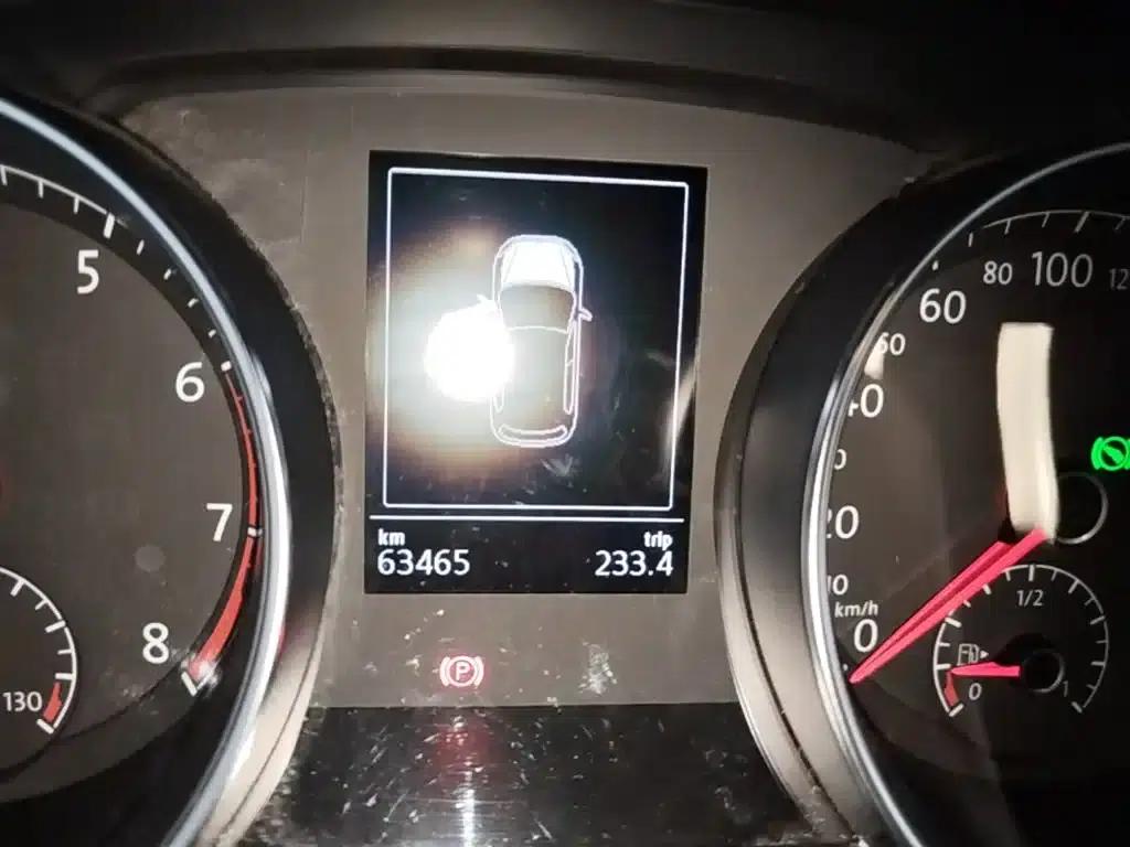 2017 Golf 280TSI Automatic R-Line Millionth Unit Edition — миниатюра 12