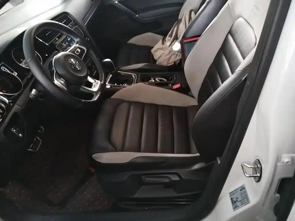 2017 Golf 280TSI Automatic R-Line Millionth Unit Edition — миниатюра 15