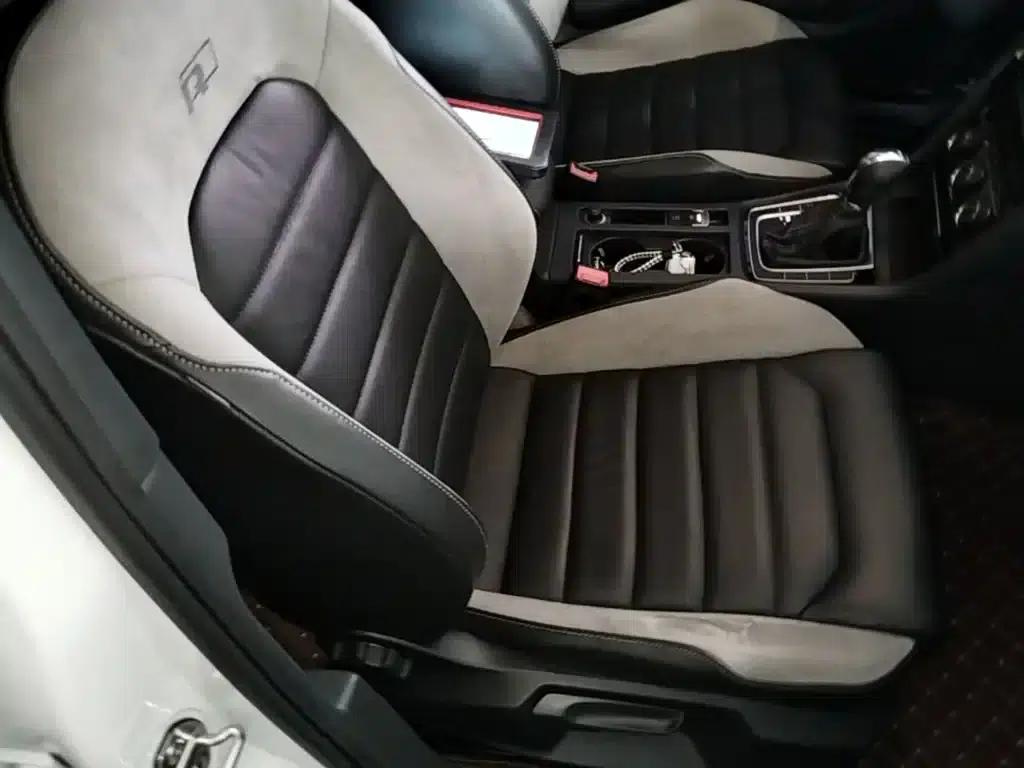 2017 Golf 280TSI Automatic R-Line Millionth Unit Edition — миниатюра 25