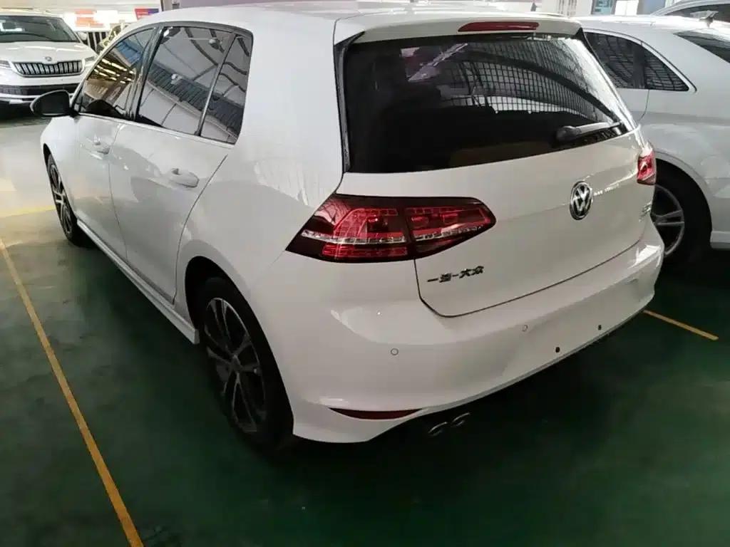 2017 Golf 280TSI Automatic R-Line Millionth Unit Edition — миниатюра 5