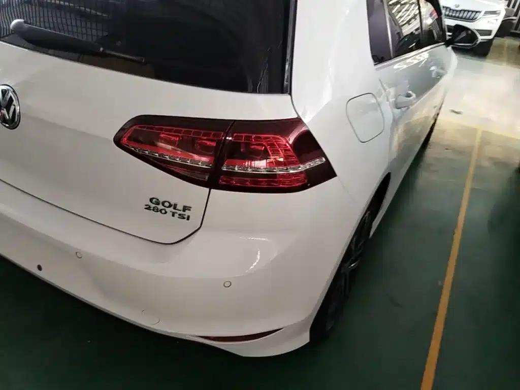 2017 Golf 280TSI Automatic R-Line Millionth Unit Edition — миниатюра 8