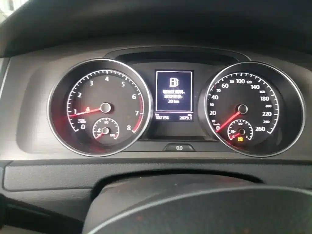 2016 Golf 230TSI Automatic Luxury — миниатюра 18