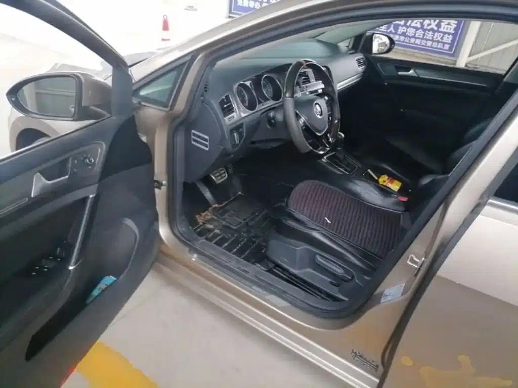 2016 Golf 230TSI Automatic Luxury — миниатюра 23