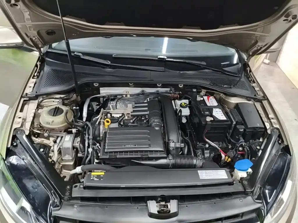 2015 Golf 1.4TSI Automatic Luxury — миниатюра 16