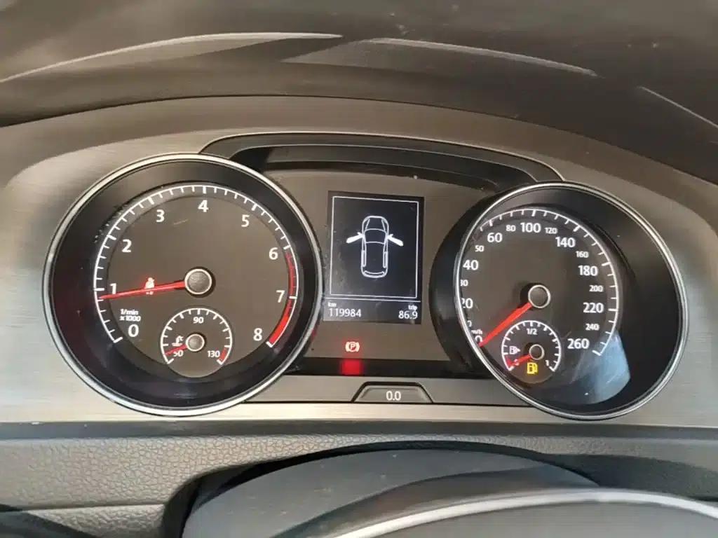 2015 Golf 1.4TSI Automatic Luxury — миниатюра 8
