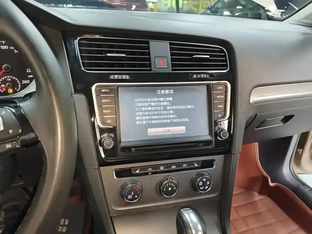 2015 Golf 1.4TSI Automatic Luxury — миниатюра 9