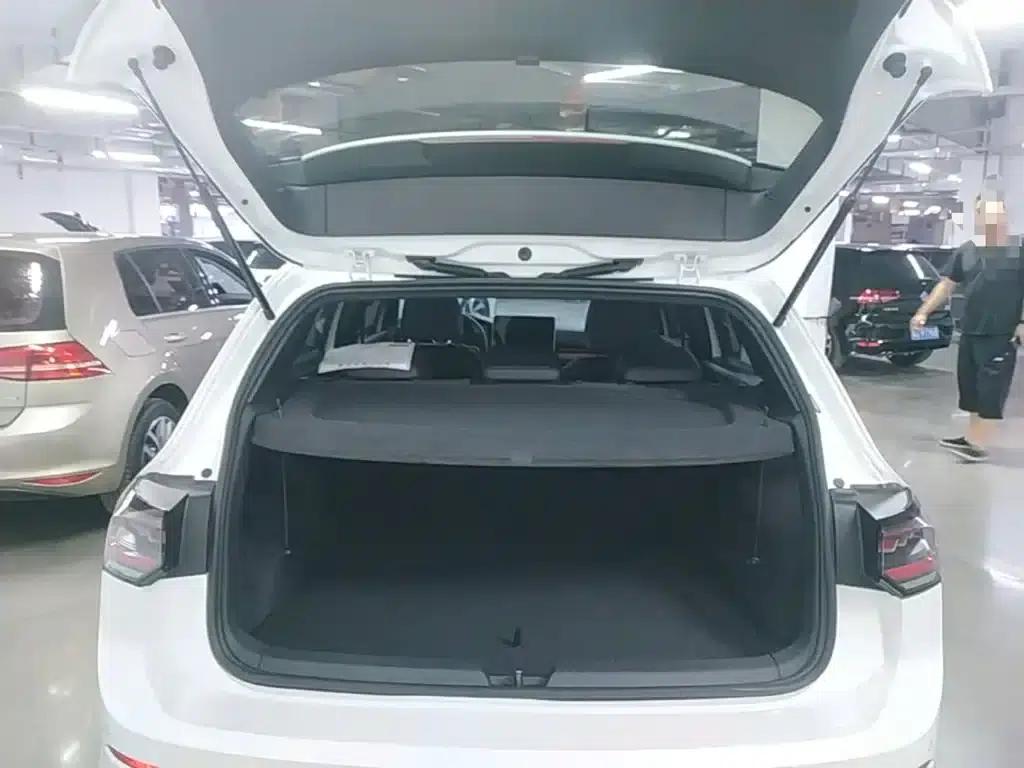 2025 Golf 300TSI R-Line — миниатюра 19